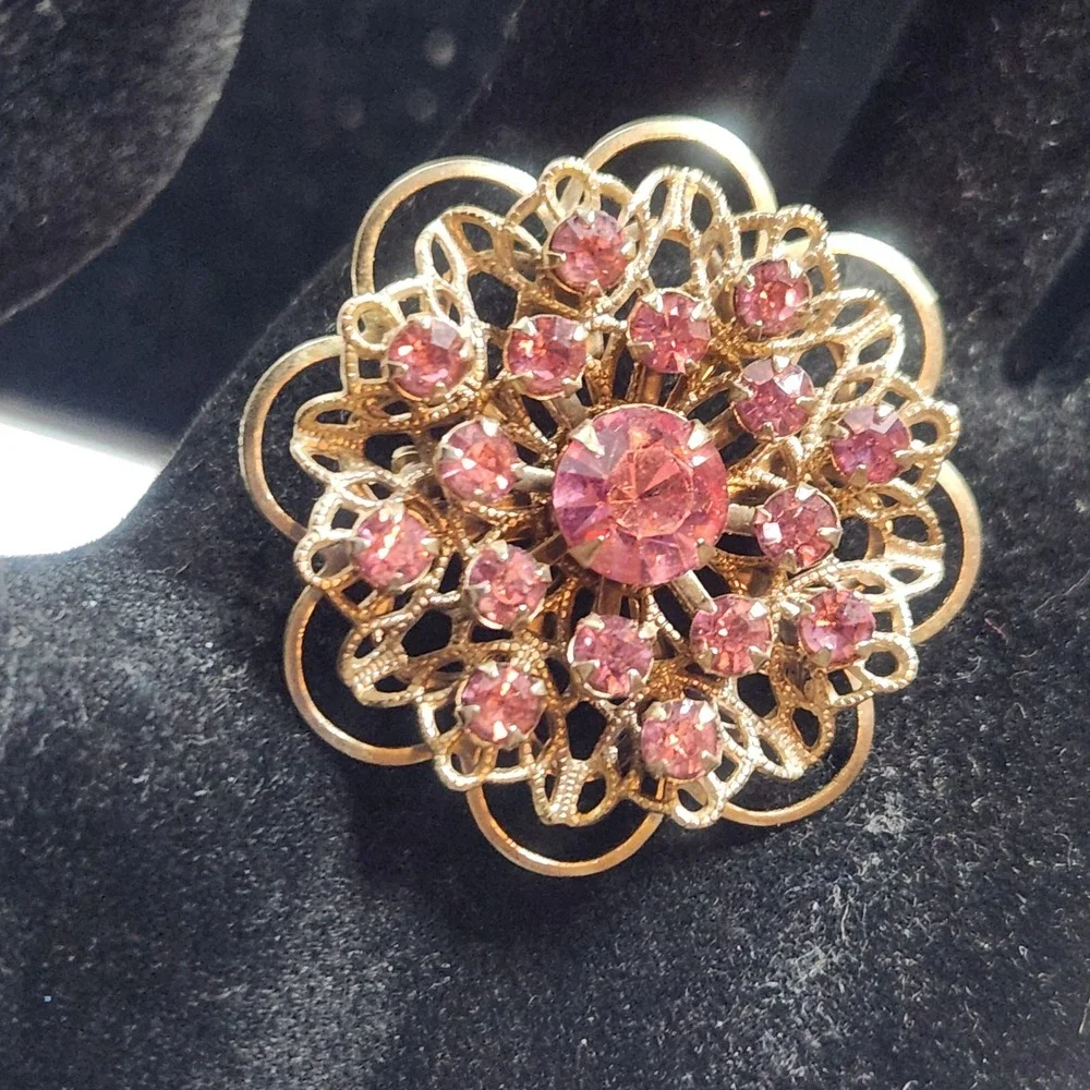 Vintage Gold Tone Filigree Pink Rhinestone Flower Brooch Pin Floral Statement‎